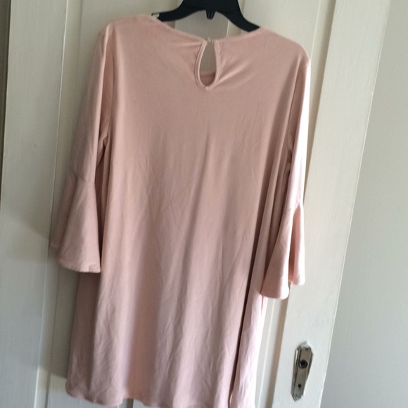 Dillard’s NWT Blush Bell Sleeve Dress - Picture 6 of 8